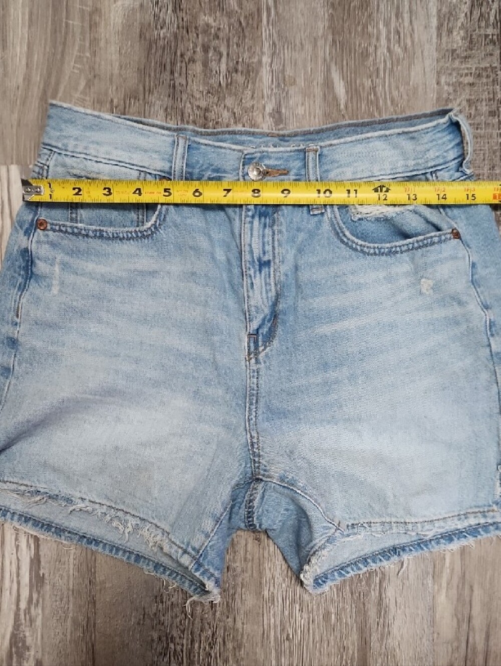 American Eagle Outfitters Light Wash Distressed High-Rise Denim Shorts - Picture 6 of 9